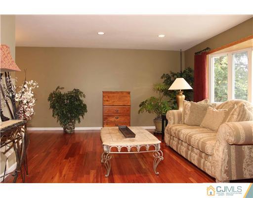 27 Nottingham Road Edison, NJ 08820 - Photo 4 of 22
