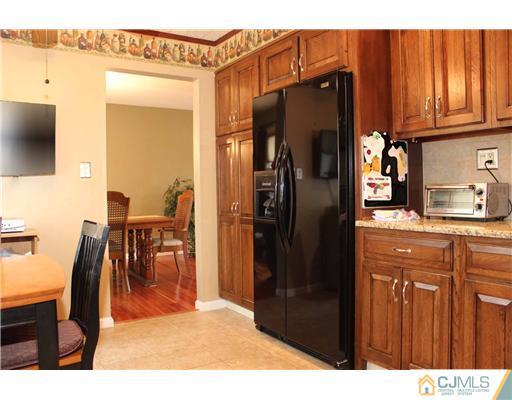 27 Nottingham Road Edison, NJ 08820 - Photo 6 of 22