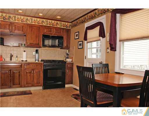 27 Nottingham Road Edison, NJ 08820 - Photo 7 of 22
