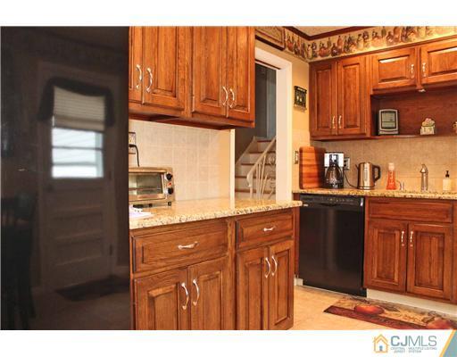 27 Nottingham Road Edison, NJ 08820 - Photo 8 of 22