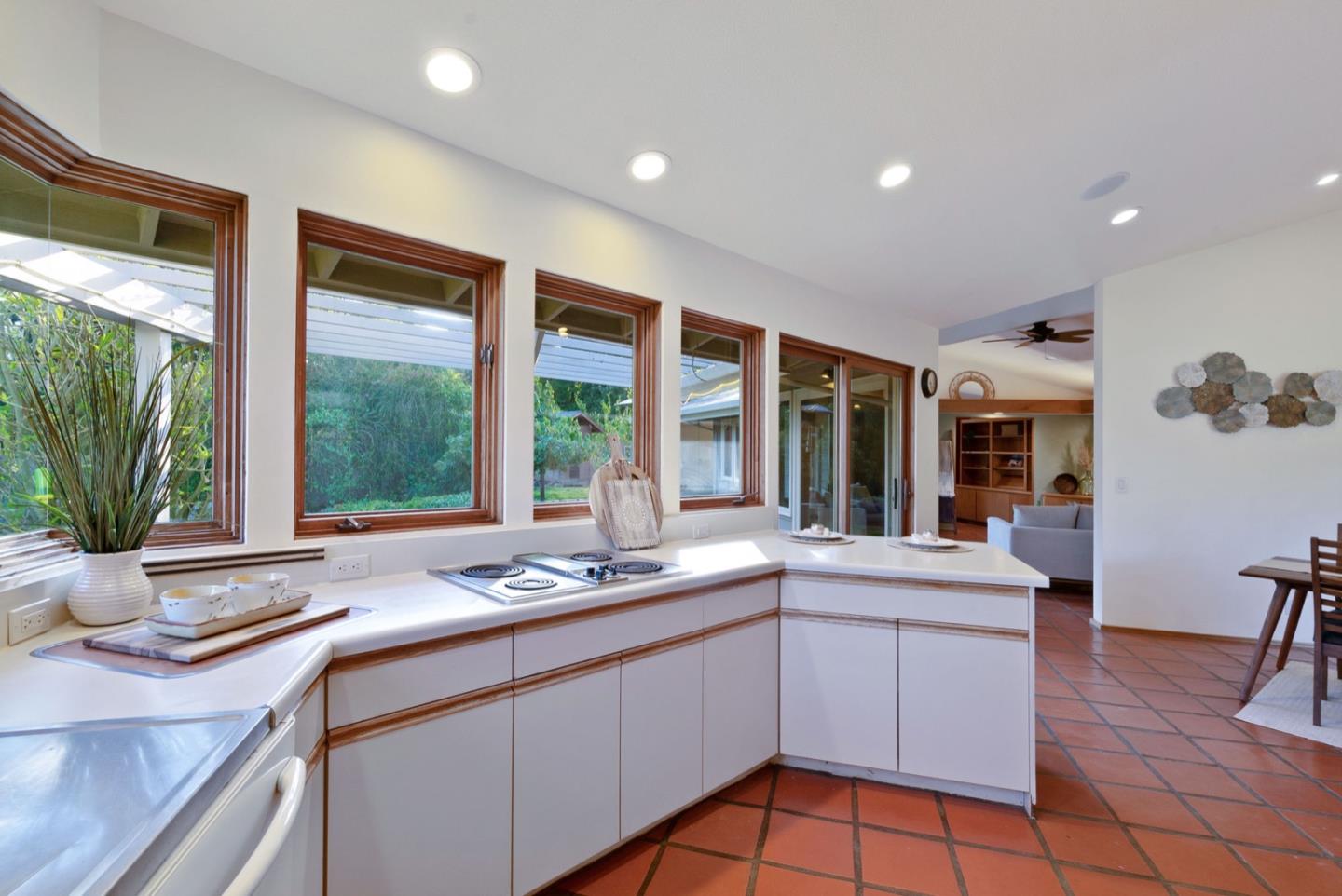 195 Raptor Road Watsonville, CA 95076 - Photo 17 of 63 a very nice looking room with a large window