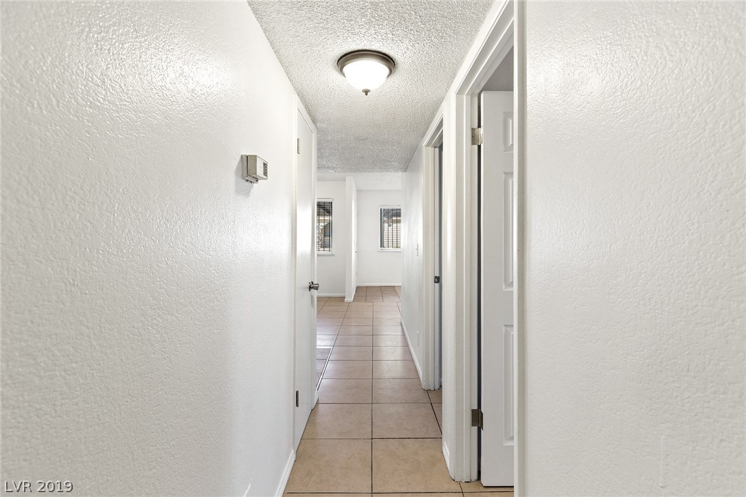 5729 Smoke Ranch Road, Unit B Las Vegas, NV 89108 - Photo 14 of 20