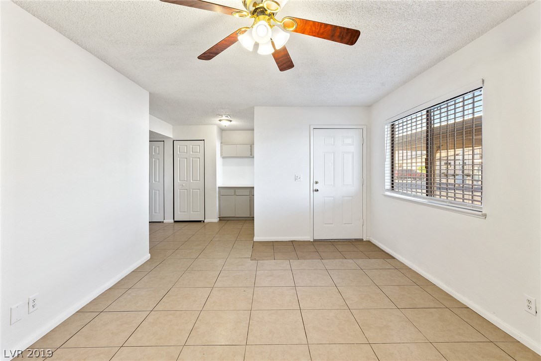 5729 Smoke Ranch Road, Unit B Las Vegas, NV 89108 - Photo 6 of 20