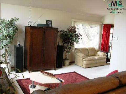 59 West Regal Rochester, MI 48307 - Photo 3 of 9 690303-2.JPG