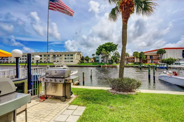 $1,950 | 108 Paradise Harbour Boulevard, Unit 512, North Palm Beach, FL 33408