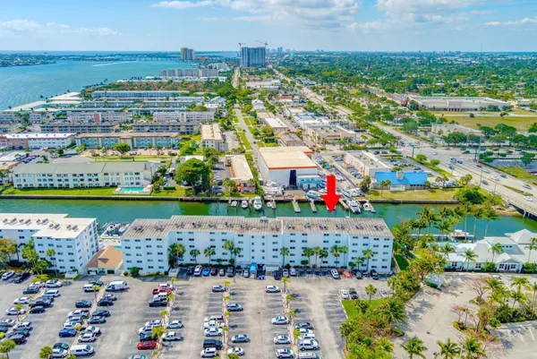 $1,950 | 108 Paradise Harbour Boulevard, Unit 512, North Palm Beach, FL 33408