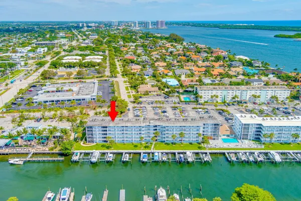 $1,950 | 108 Paradise Harbour Boulevard, Unit 512, North Palm Beach, FL 33408