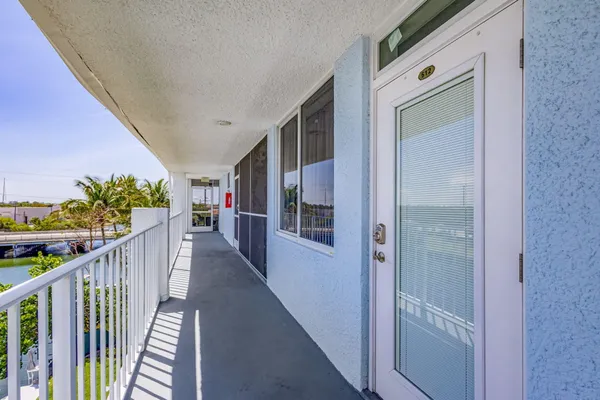 $1,950 | 108 Paradise Harbour Boulevard, Unit 512, North Palm Beach, FL 33408