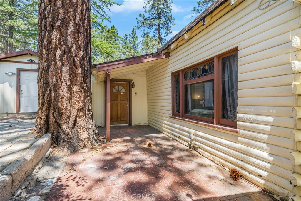 1501 Oriole Road Wrightwood, CA 92397 - Photo 5 of 29 a view of a house with a yard
