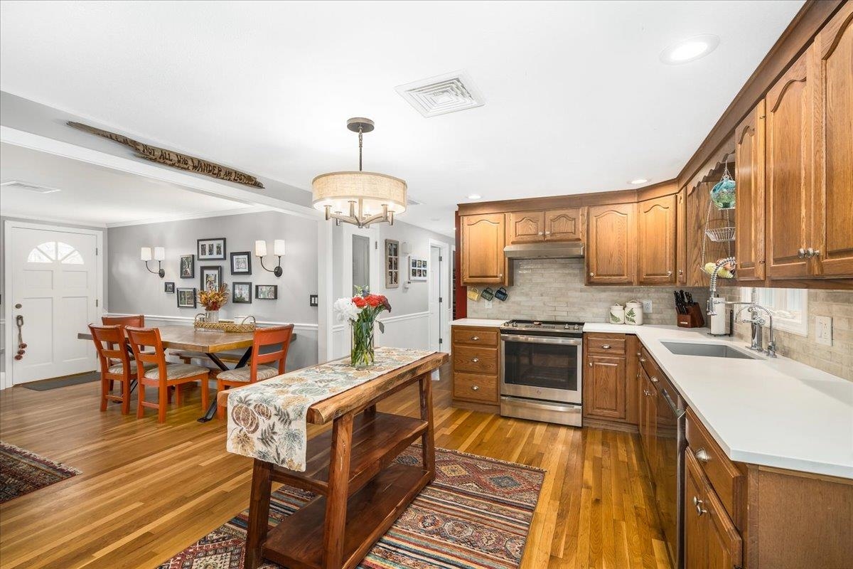 21 Berry Road Derry, NH 03038 - Photo 13 of 52