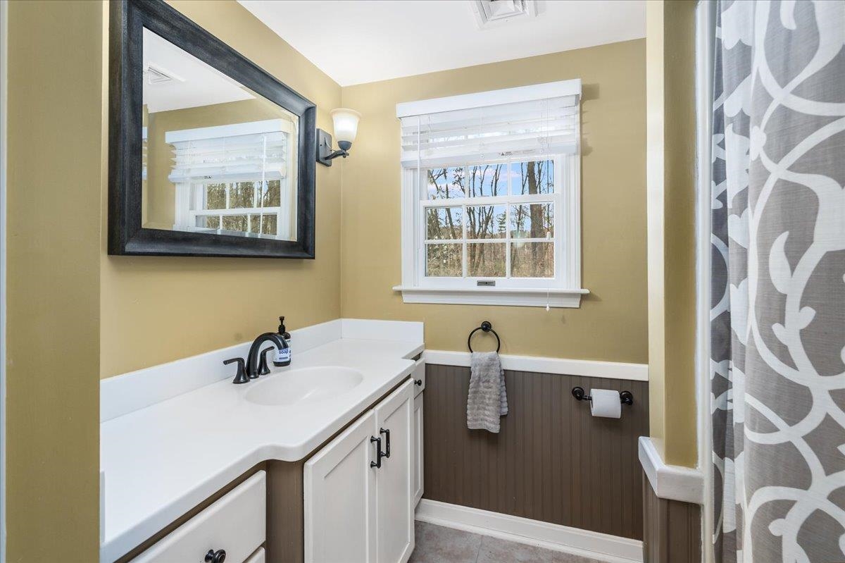 21 Berry Road Derry, NH 03038 - Photo 14 of 52