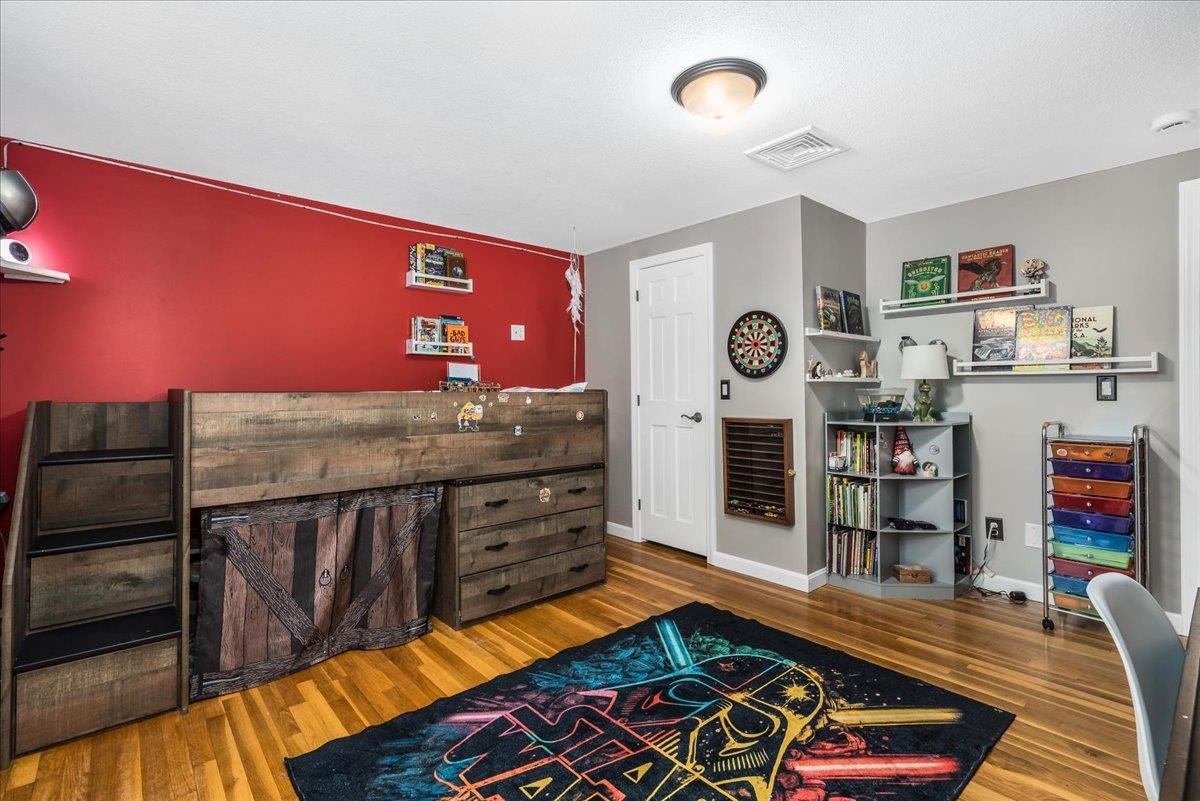 21 Berry Road Derry, NH 03038 - Photo 18 of 52