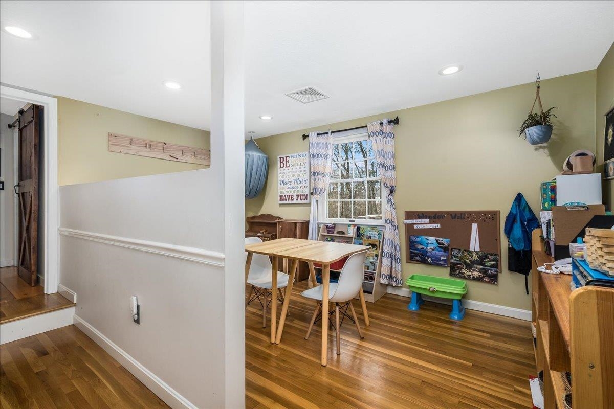 21 Berry Road Derry, NH 03038 - Photo 19 of 52