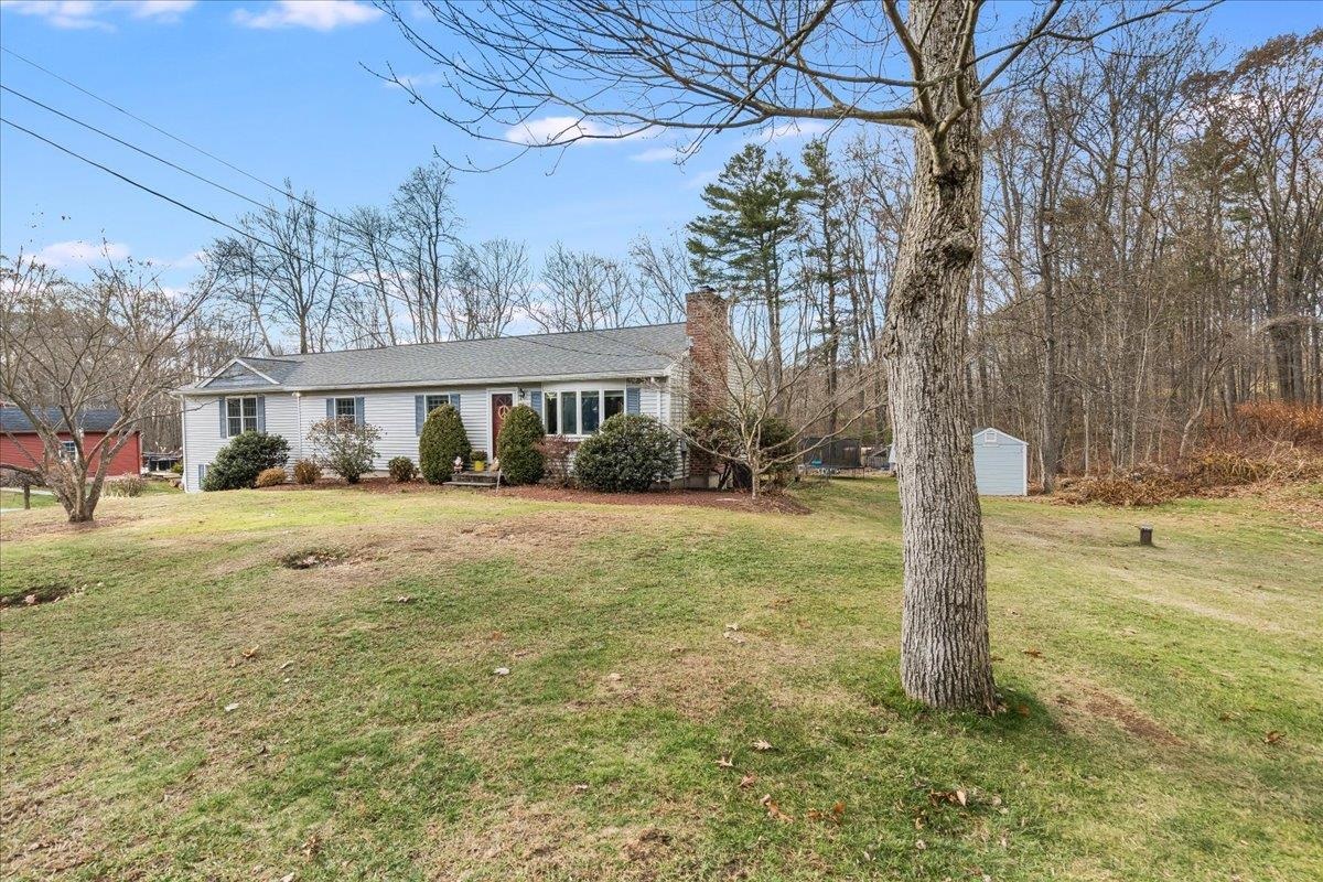 21 Berry Road Derry, NH 03038 - Photo 2 of 52