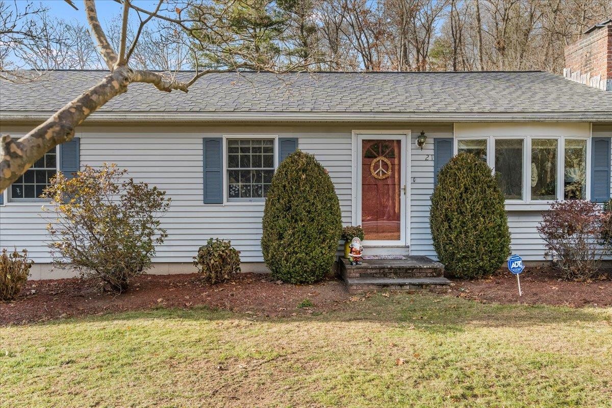 21 Berry Road Derry, NH 03038 - Photo 4 of 52