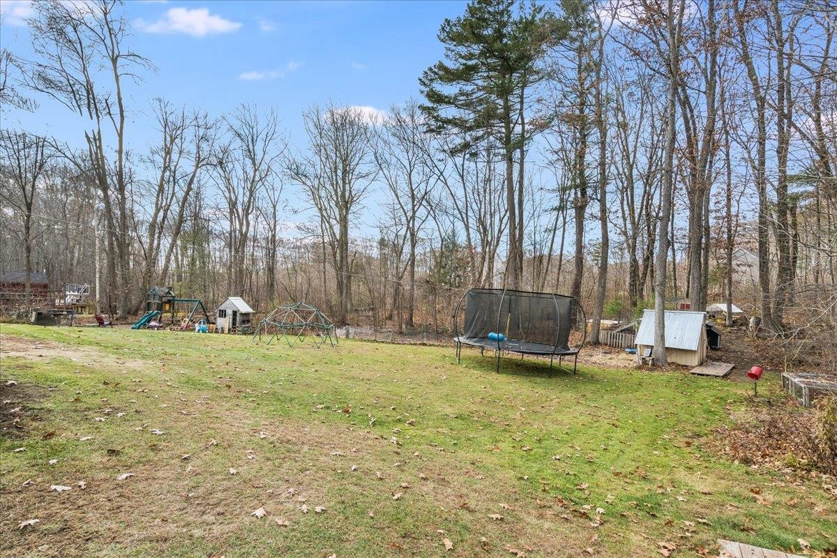 21 Berry Road Derry, NH 03038 - Photo 48 of 52