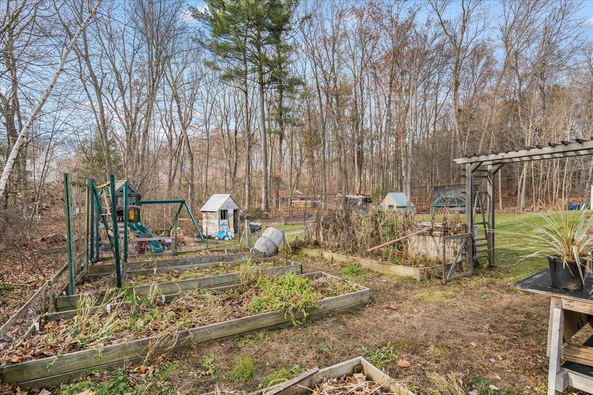 21 Berry Road Derry, NH 03038 - Photo 50 of 52