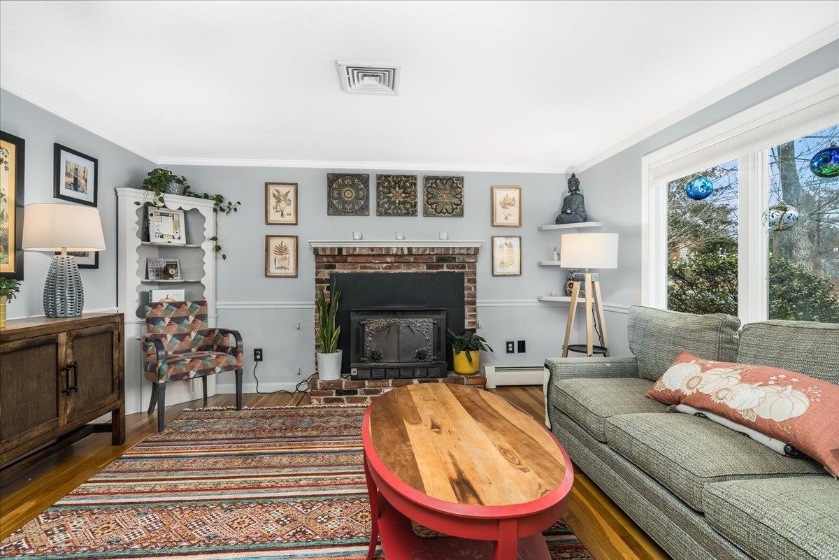 21 Berry Road Derry, NH 03038 - Photo 7 of 52