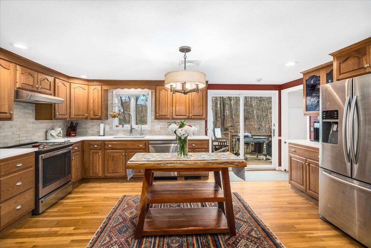 21 Berry Road Derry, NH 03038 - Photo 10 of 52