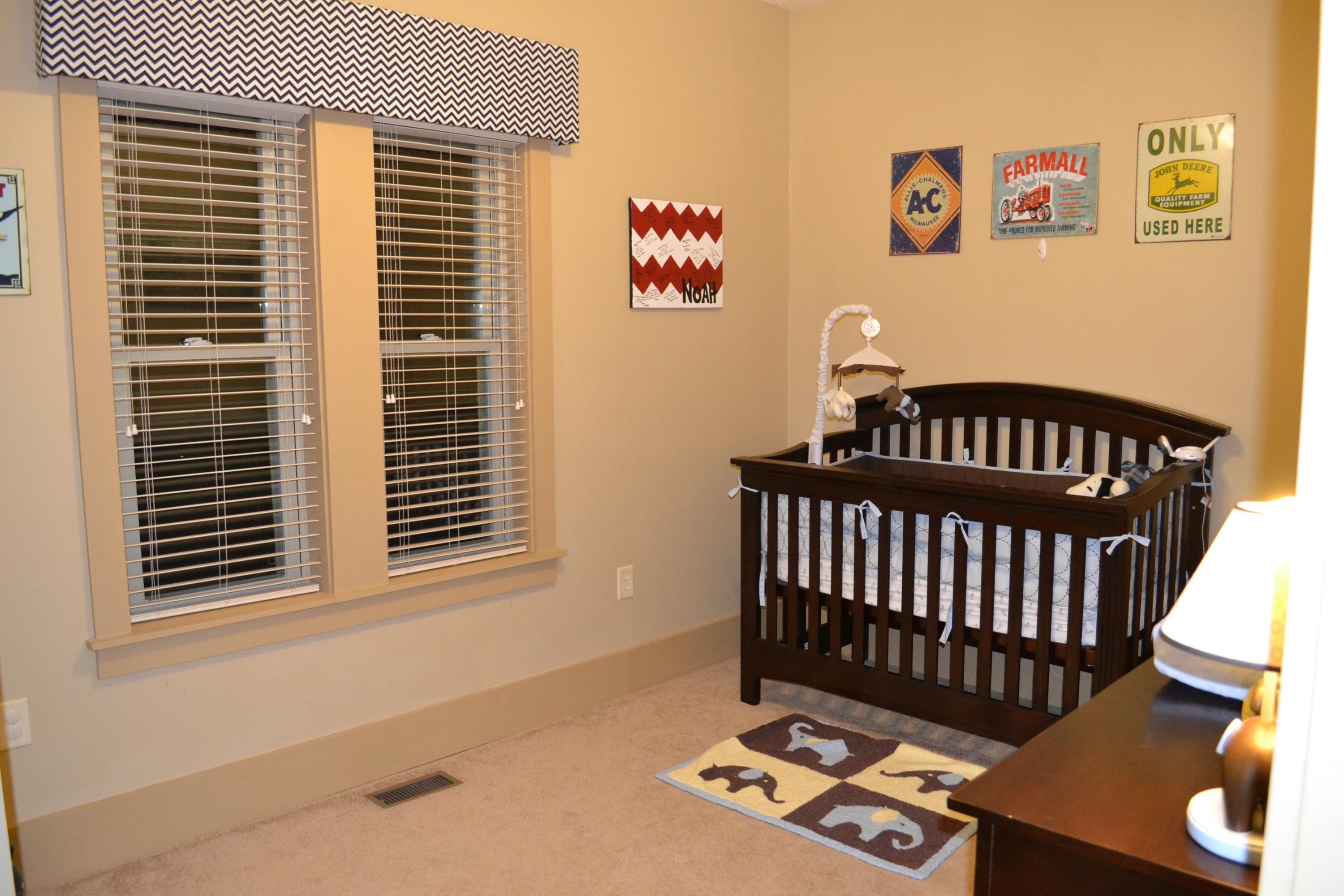 152 West Creston Road Crossville, TN 38571 - Photo 14 of 25 14 Downstairs bedroom two