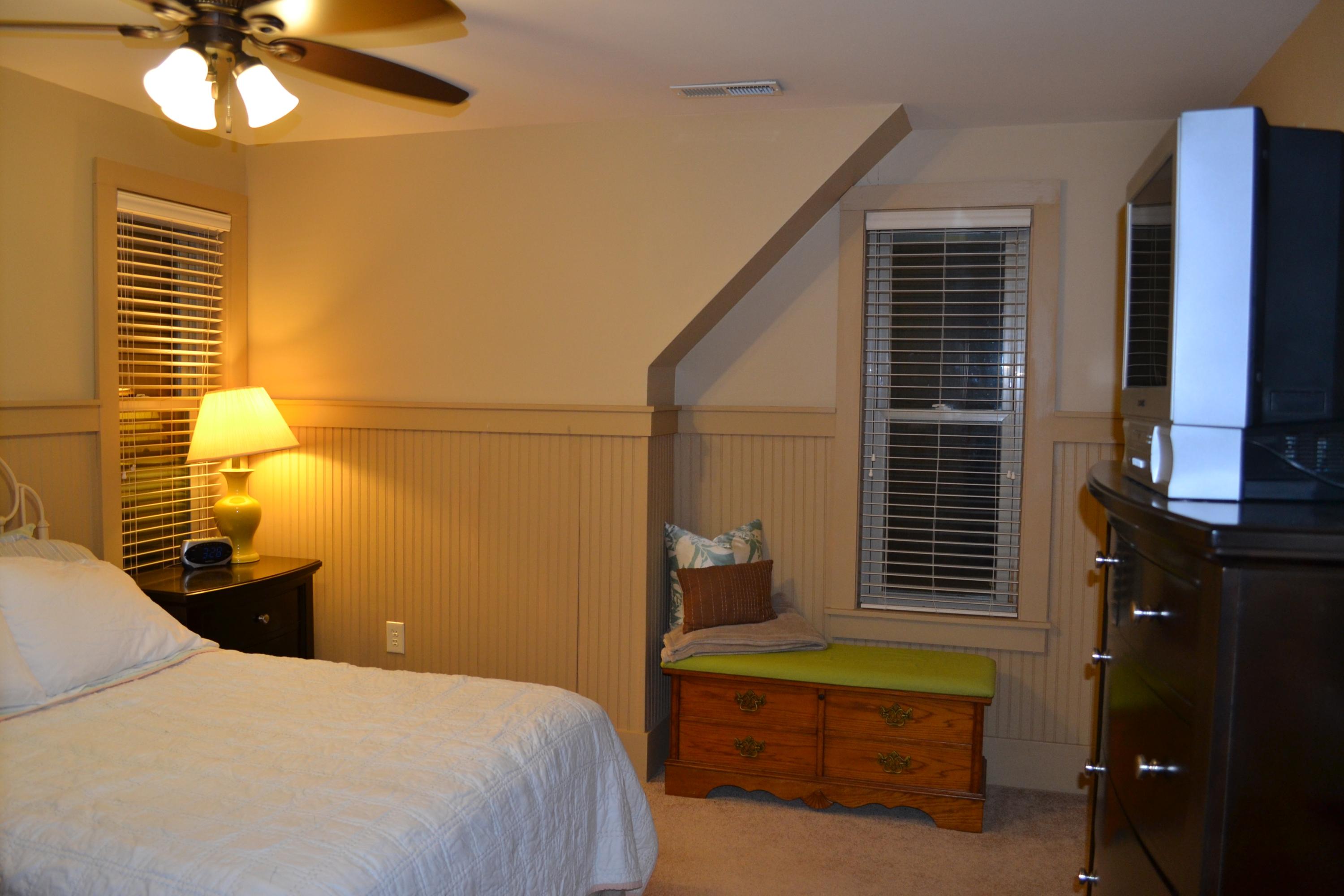 152 West Creston Road Crossville, TN 38571 - Photo 15 of 25 15 Bedroom three upstairs