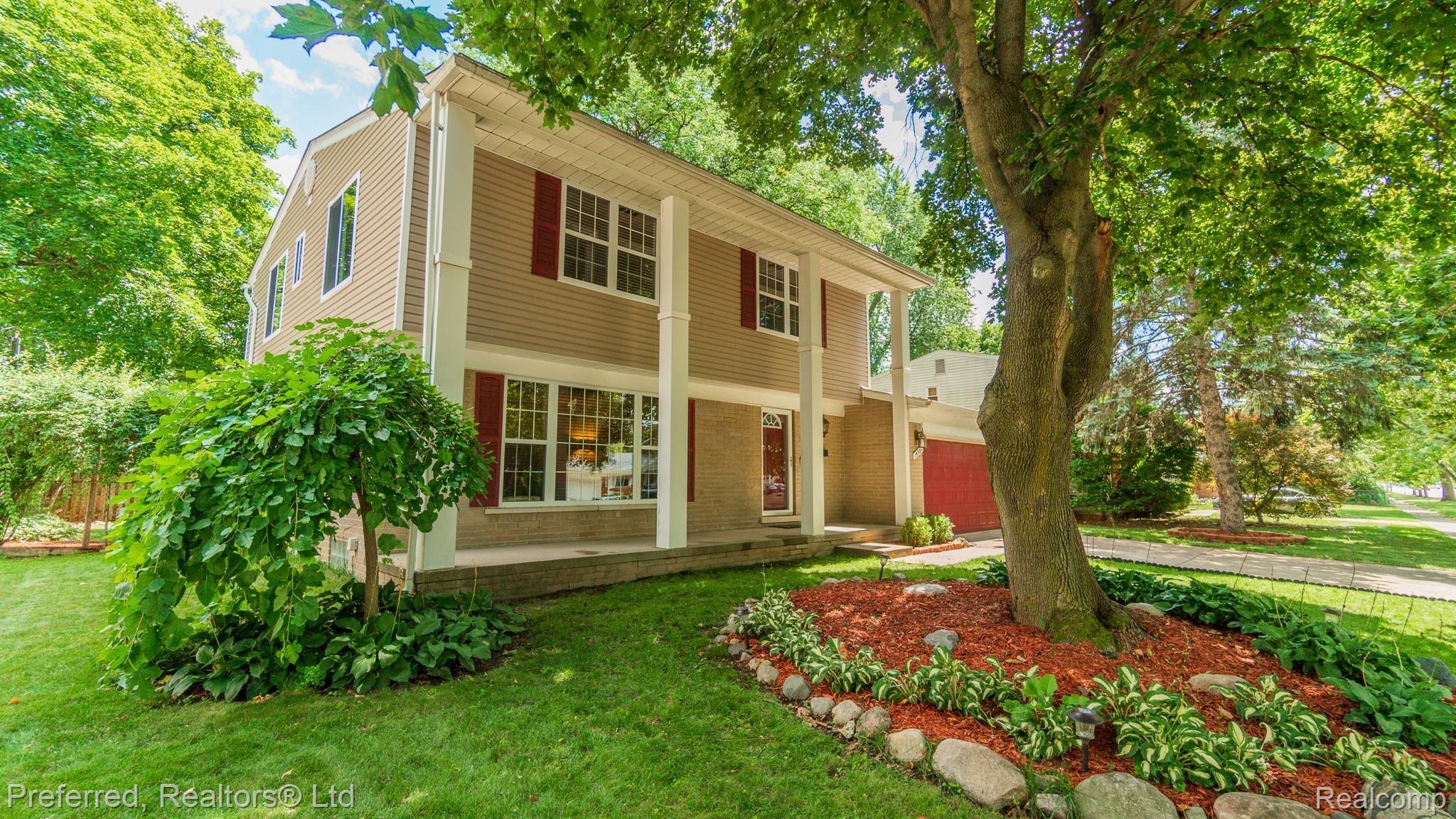 15582 Levan Road Livonia, MI 48154 - Photo 3 of 27 -03.jpg