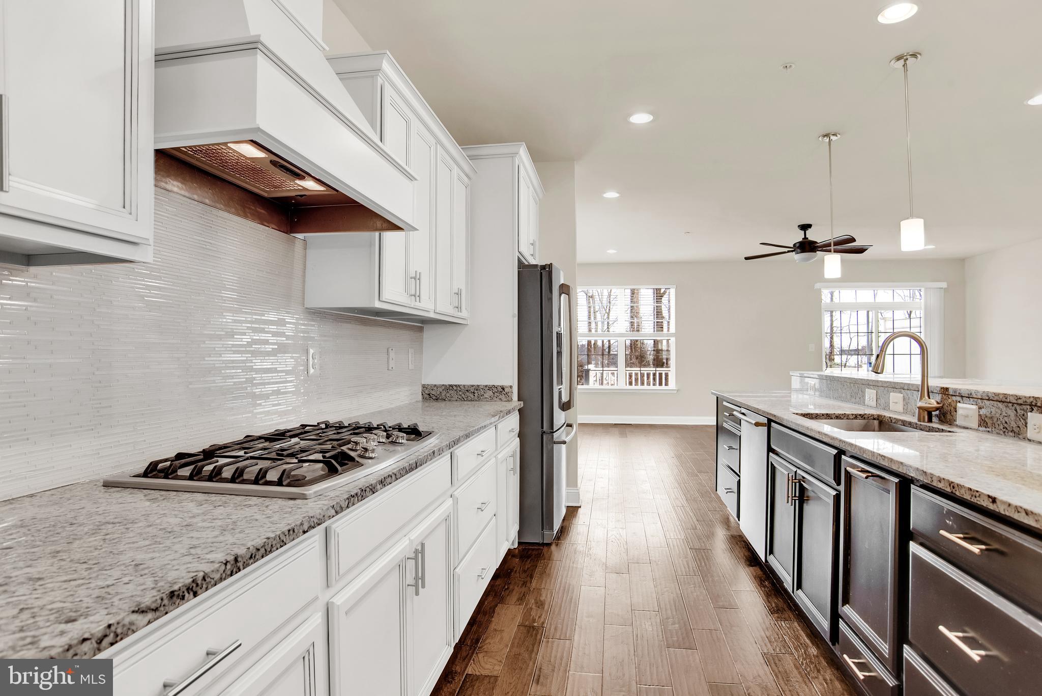 Features Electrolux, stainless steel appliances