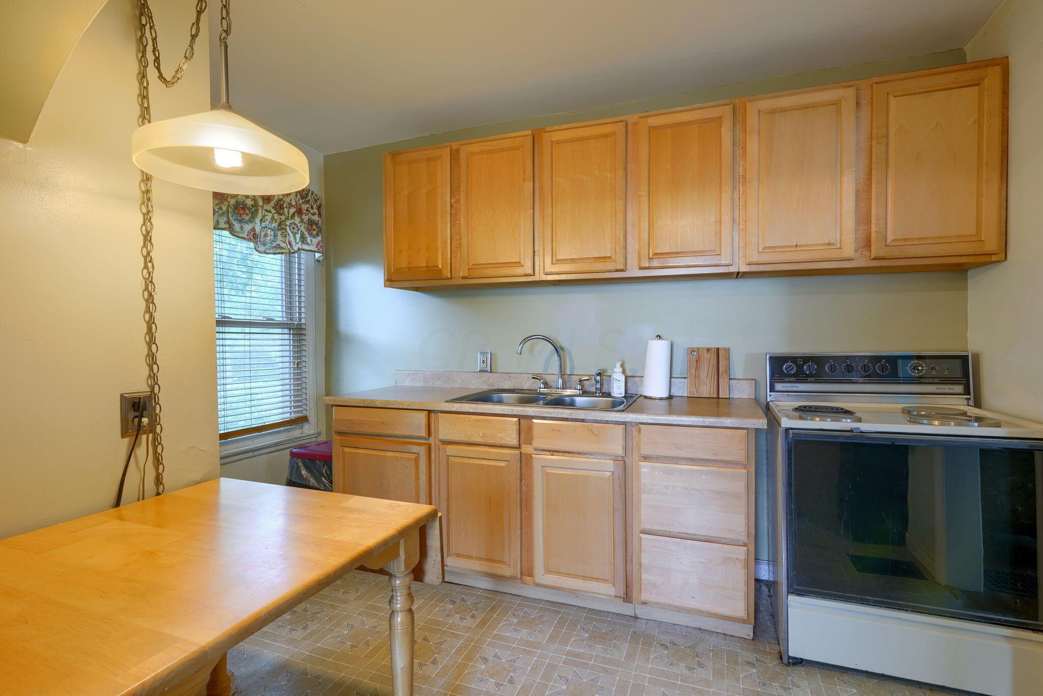 3258 Maize Road Columbus, OH 43224 - Photo 13 of 35 Kitchen