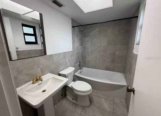 $1,395 | 851 Mecca Drive, Unit C, Sarasota, FL 34234