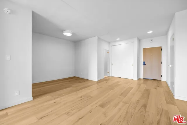 $725,000 | 999 North Doheny Drive, Unit 306, West Hollywood, CA 90069