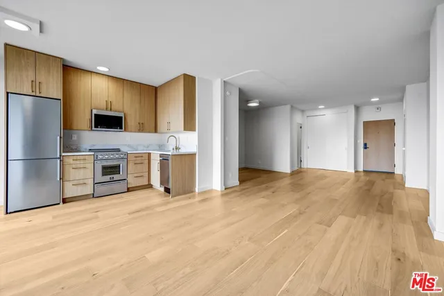 $725,000 | 999 North Doheny Drive, Unit 306, West Hollywood, CA 90069