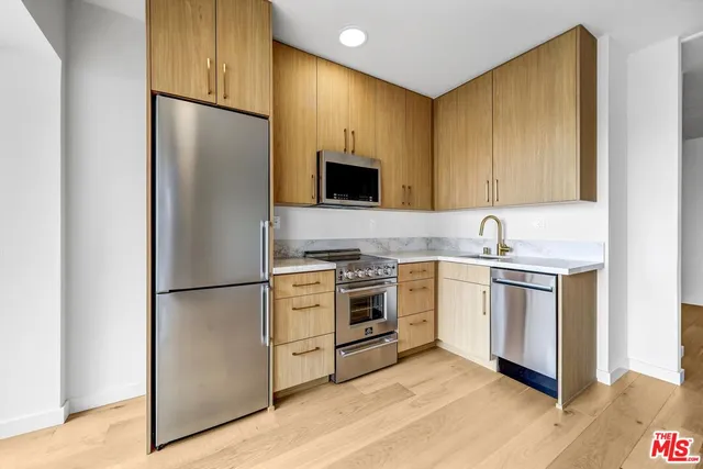 $725,000 | 999 North Doheny Drive, Unit 306, West Hollywood, CA 90069