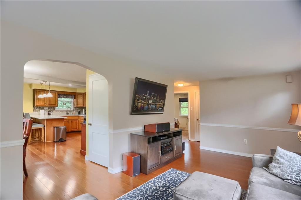 141 Ridge Avenue Pittsburgh, PA 15237 - Photo 11 of 39 Arched entryway leads to the eat in kitchen area.