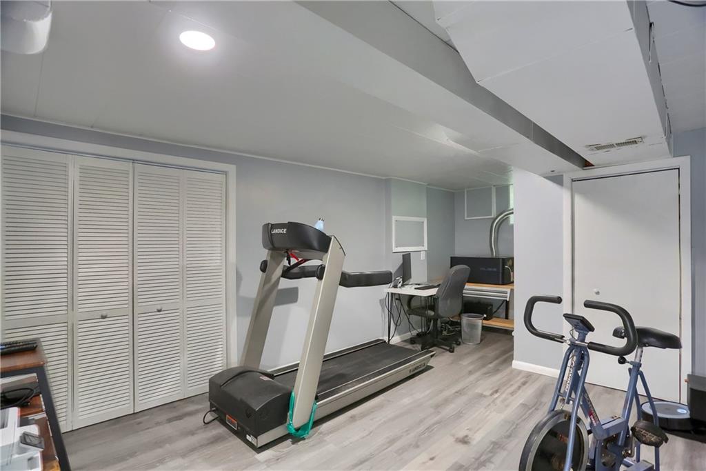 141 Ridge Avenue Pittsburgh, PA 15237 - Photo 31 of 39 A versatile game room area is provided in the lower level.