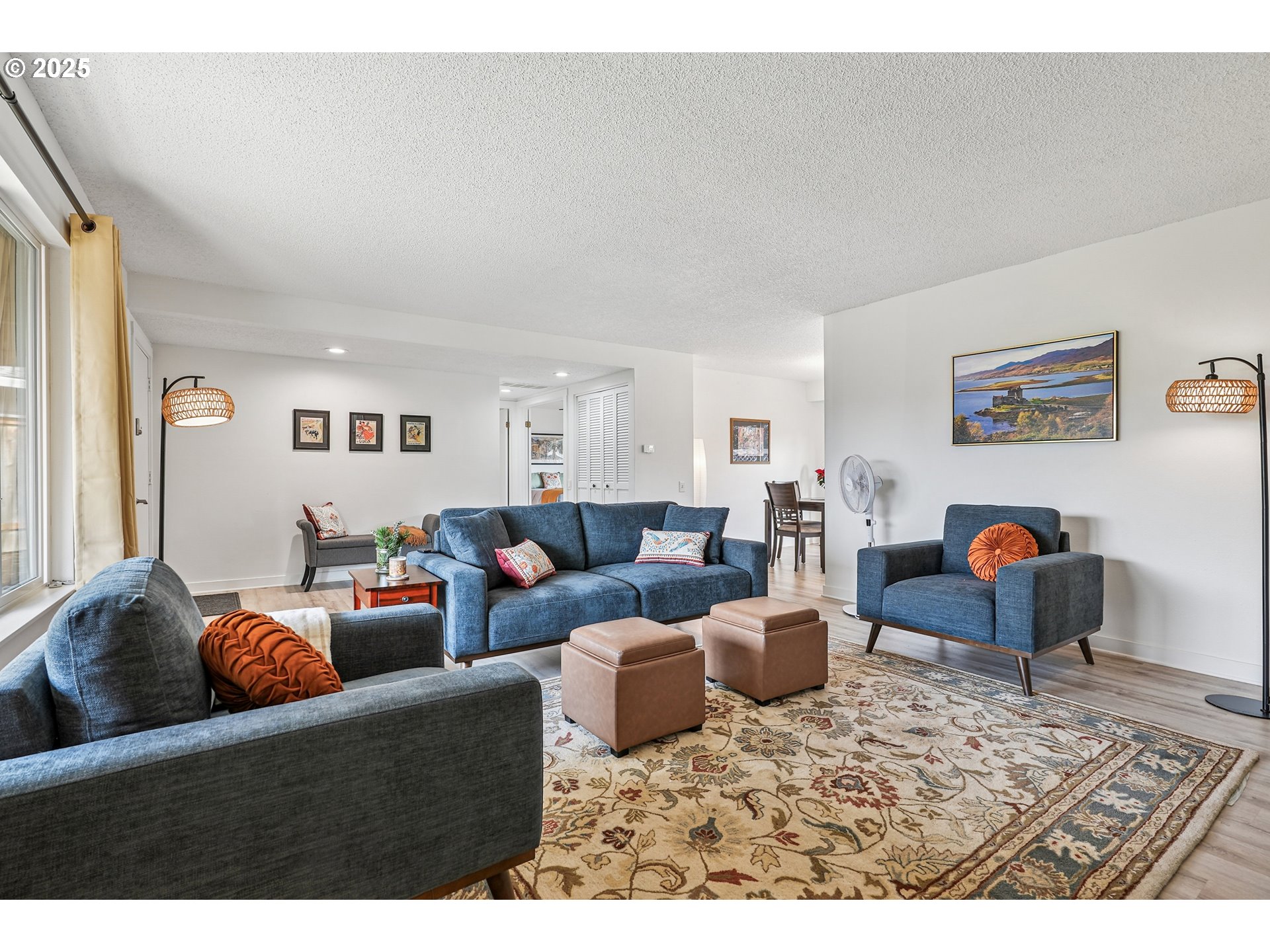 15920 Southwest Century Oak Circle Portland, OR 97224 - Photo 10 of 30 a living room with furniture