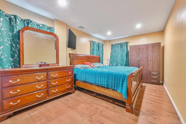 $849,000 | 164 Biltmore Avenue, Elmont, NY 11003