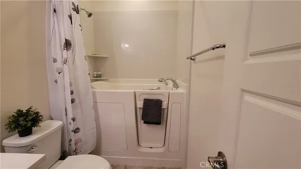 $1,900 | 12349 Rodeo Drive, Unit B, Rancho Cucamonga, CA 91739