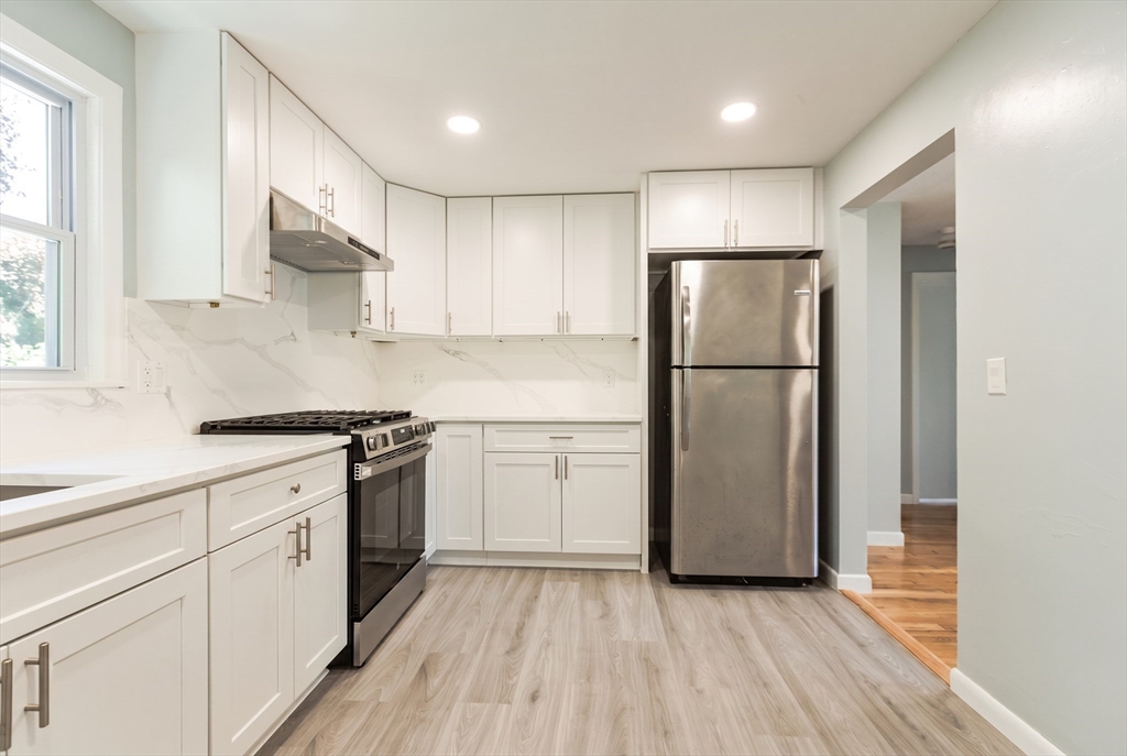 10 Michael Road Randolph, MA 02368 - Photo 5 of 22 Gallery Image 5
