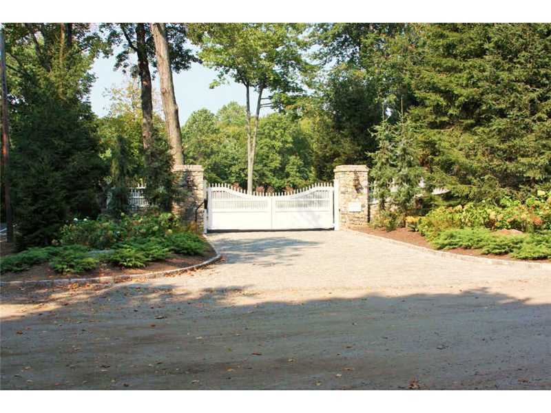 717 Riversville Road Greenwich, CT 06831 - Photo 3 of 24