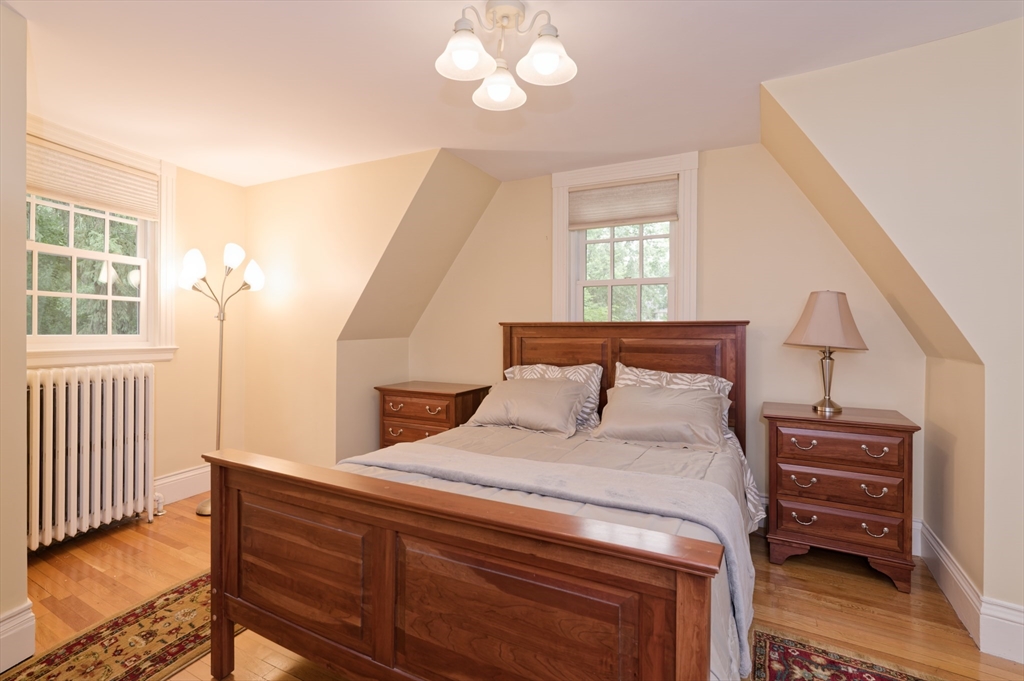 133 Arnold Road Newton, MA 02459 - Photo 15 of 42