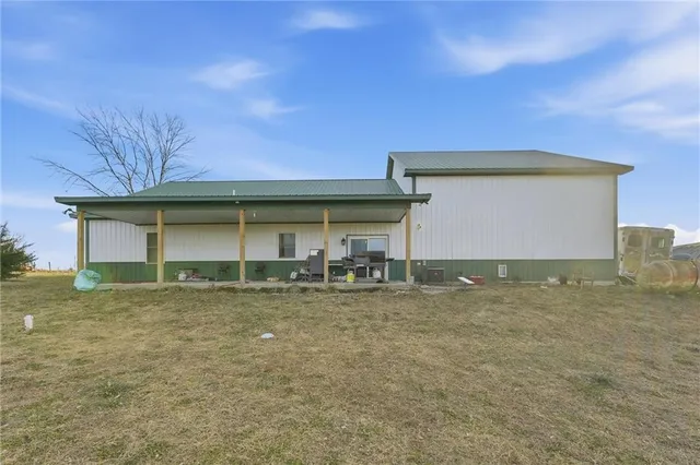 $700,000 | 9857 Southwest Duroc Drive, Cameron, MO 64429