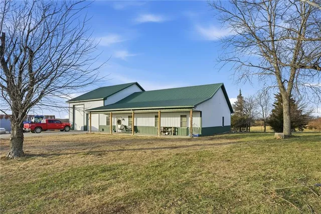 $700,000 | 9857 Southwest Duroc Drive, Cameron, MO 64429