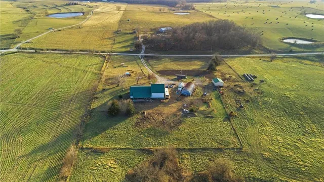 $700,000 | 9857 Southwest Duroc Drive, Cameron, MO 64429