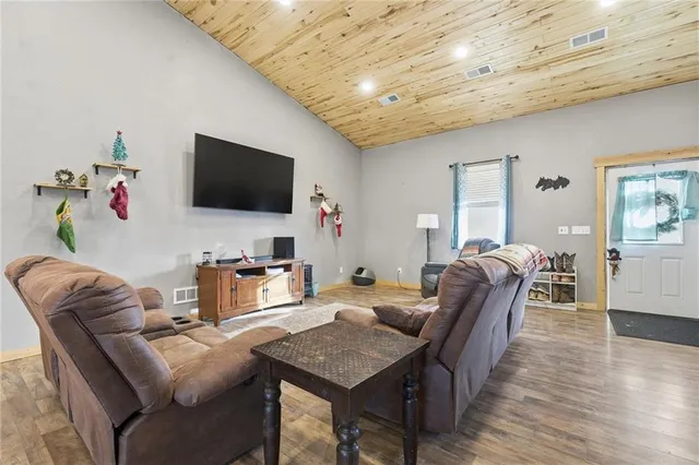 $700,000 | 9857 Southwest Duroc Drive, Cameron, MO 64429