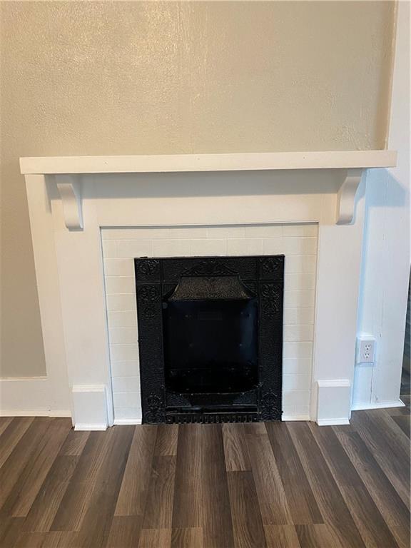 238 Hickory Street McKees Rocks, PA 15136 - Photo 6 of 18 a living room with a fireplace