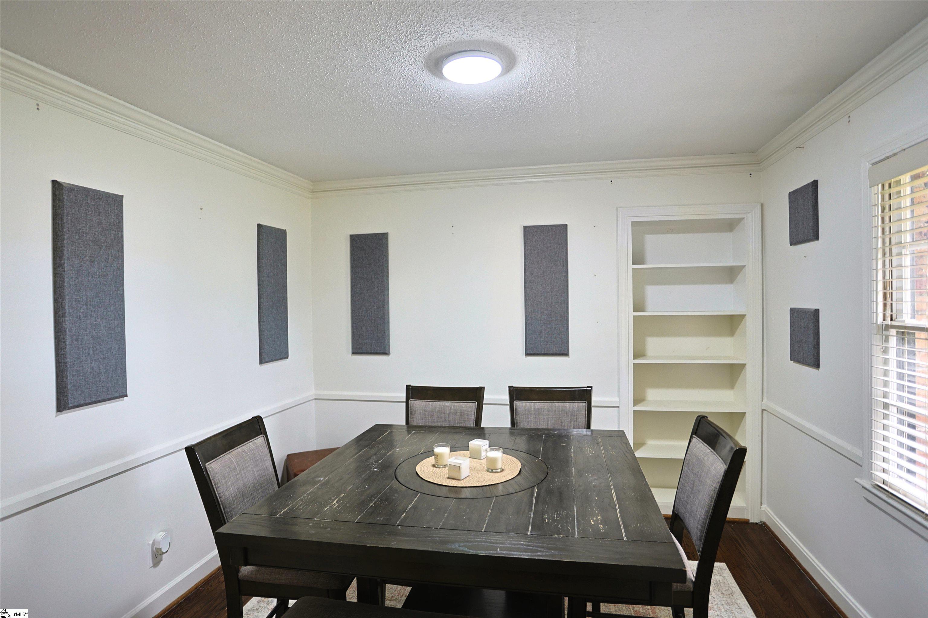 104 Oak Forest Drive Greer, SC 29650 - Photo 5 of 30