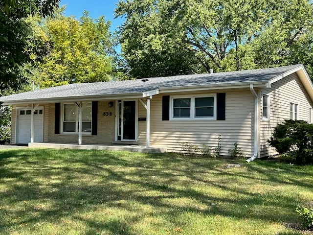$350,000 | 839 Dundee Avenue, Barrington, IL 60010