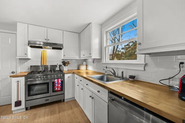 $18,500 | 12 Grimes Road, Old Greenwich, CT 06870