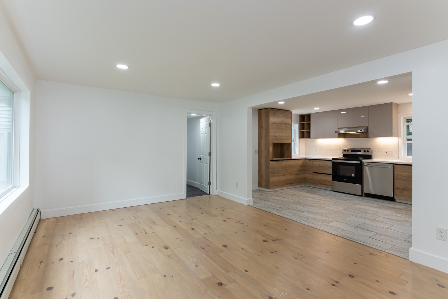 15 Stage Road, Unit A&B Atkinson, NH 03811 - Photo 6 of 40 Gallery Image 6
