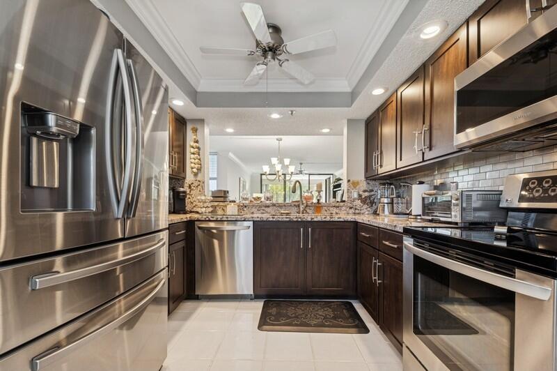 6562 Boca Del Mar Drive, Unit 321 Boca Raton, FL 33433 - Photo 8 of 21 Kitchen